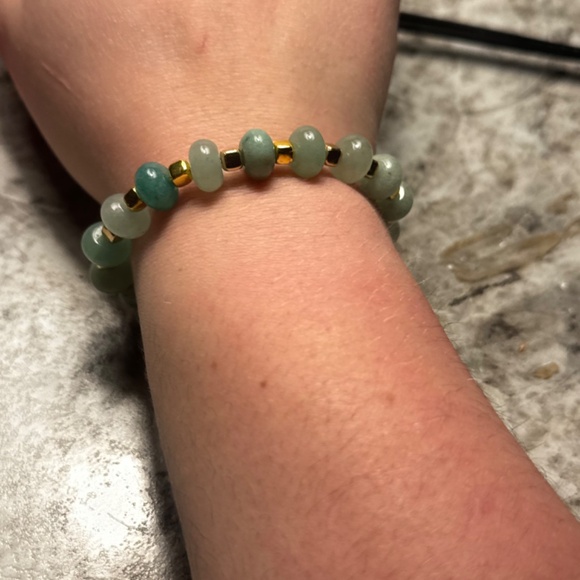 Green/gold bracelet - Picture 2 of 2